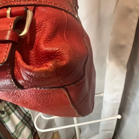 Fossil Red Leather Shoulder Bag with Slouchy Design - Picture 7 of 12